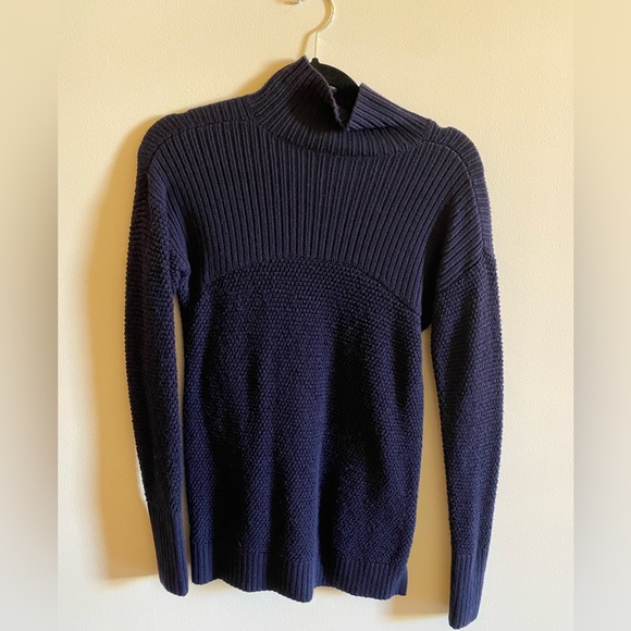 Navy Blue lululemon Sweater- Size 4 - Picture 4 of 5